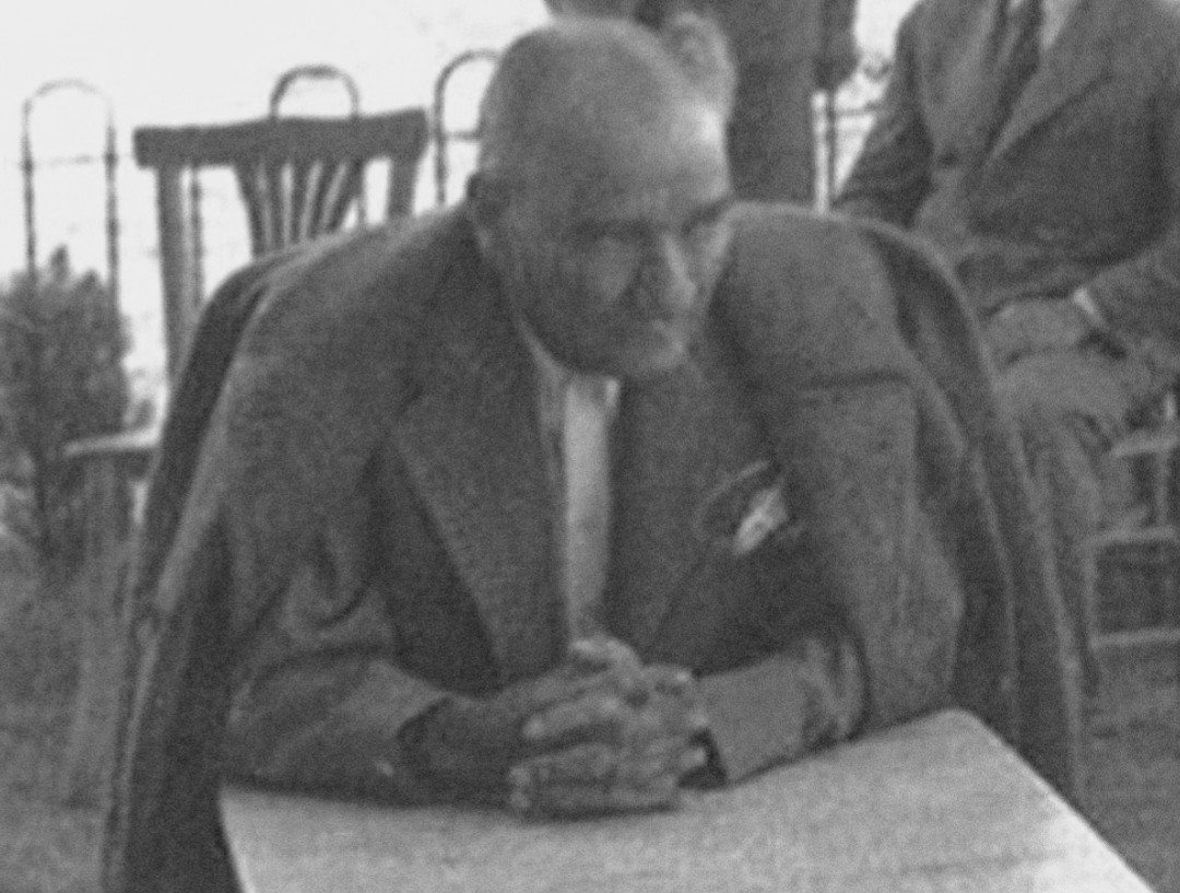 "Ben şimdiye kadar yenilmedim, yenilmem..."

Atatürk - 1937