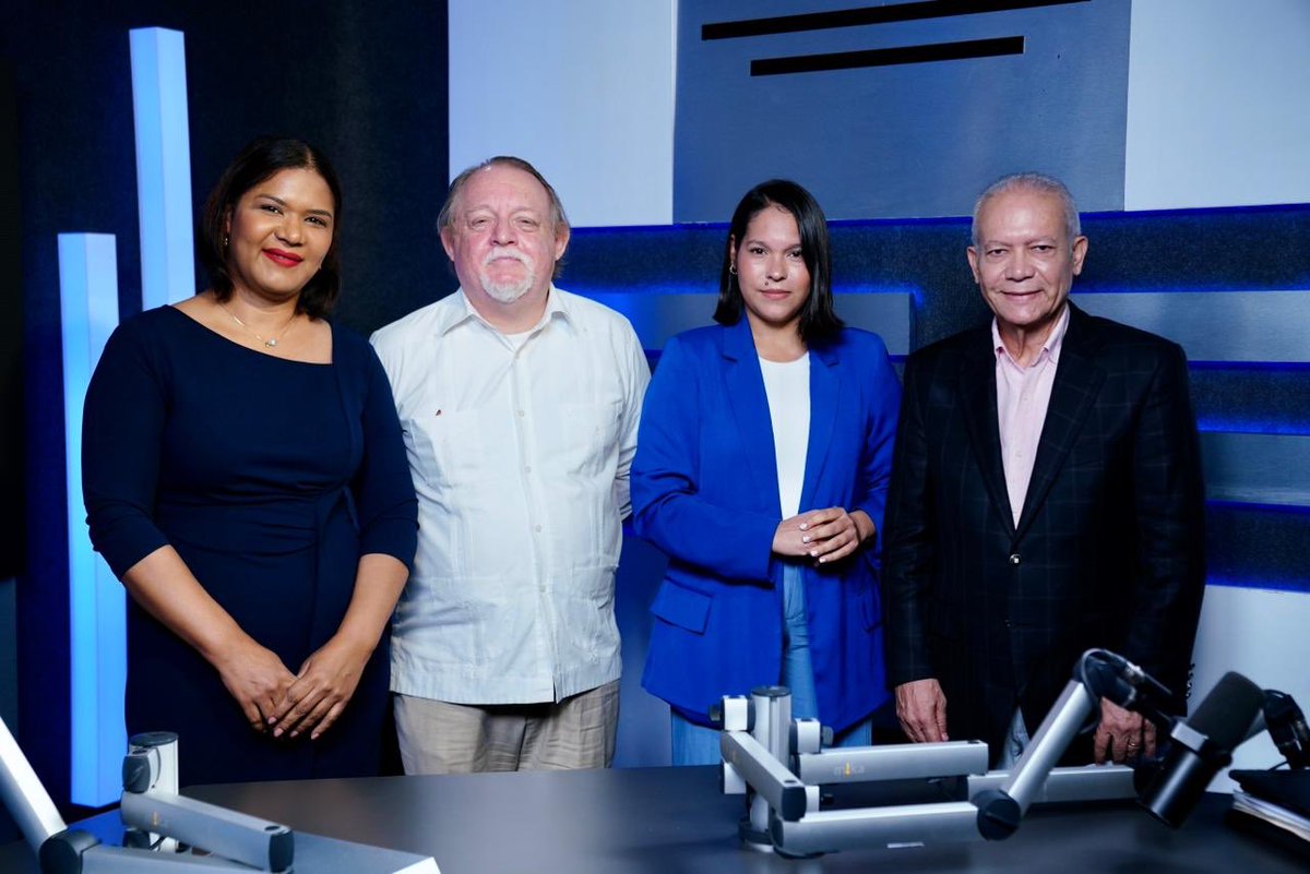 Esta semana, pasamos balance al desempeño económico dominicano con el especialista <a href="/HebrardH/">Henri Hebrard</a>. Evaluamos el pasado año, debilidades y fortalezas, y cuáles son los desafíos para este nuevo año 2026. En <a href="/resenasconrn_/">Reseñas</a> <a href="/Adelaida33/">𝓐𝓭𝓮𝓵𝓪𝓲𝓭𝓪 𝓜𝓪𝓻𝓽í𝓷𝓮𝔃 𝓡.🇩🇴 🦂</a> <a href="/YaritCOrtiz/">Yarit Carla Ortiz</a>.