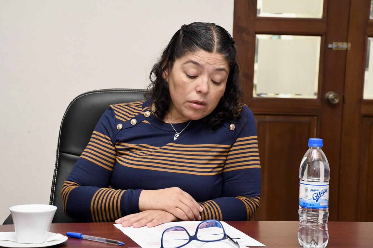 La Comisión de Carrera Jurisdiccional aprobó el temario para la evaluación anual 2026.
Esta etapa forma parte del proceso de capacitación del Tribunal, con el objetivo de fortalecer la formación del personal y prepararlo para responder a los nuevos retos al momento de juzgar.