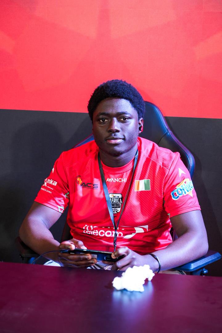 La Côte d’Ivoire décroche son ticket pour la finale de la compétition eSport dédiée à l’eFootball sur mobile.

L’ivoirien OKA Martinez s’est imposé face au Nigeria à l’issue d’une demi-finale intense, disputée en trois matchs :
🟢 Match 1 : victoire 2–0
🔴 Match 2 : défaite 1–2