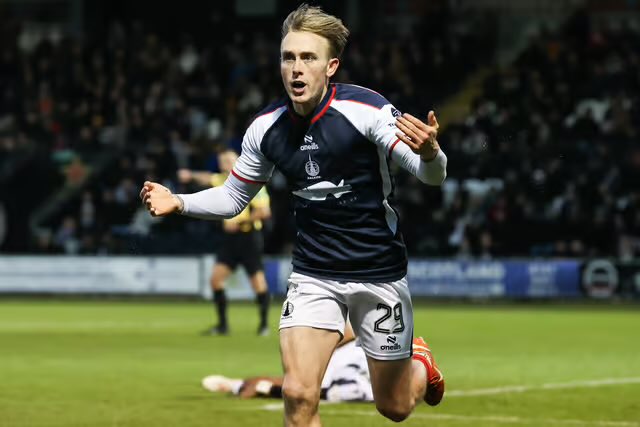 <a href="/officialdafc/">Dunfermline Athletic</a> Spat the dummy out the minute this man became the star, I know who my winger is 👍🏻