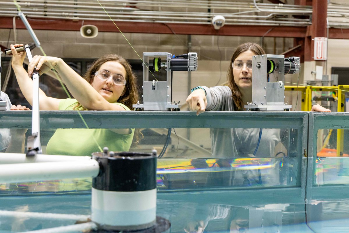 NatLabRockies's tweet image. As a young engineer Nora Riedinger wanted a career in energy but wasn't sure what kind of energy. Then, a collegiate competition introduced her to marine energy and swept her from undergrad to national lab. bit.ly/4qJFp2O