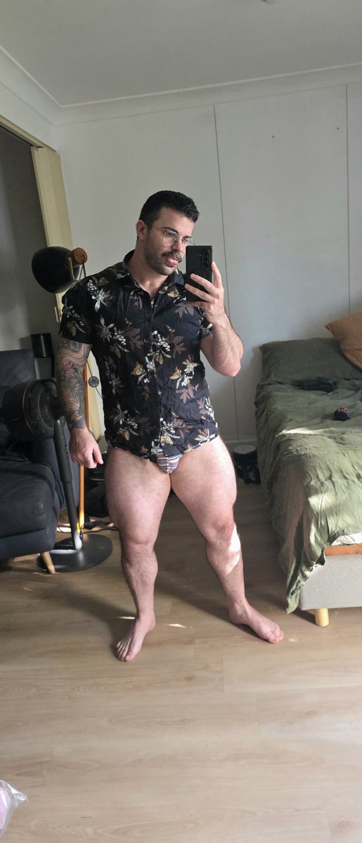 RF🦙​: Llamas don't just spit, they hum. It is their primary way of talking to each other. They hum when they are curious, when they are feeling a bit stressed, or even when they are just relaxed and hanging out. Mothers also hum to their babies, to help them recognise her. 🦙