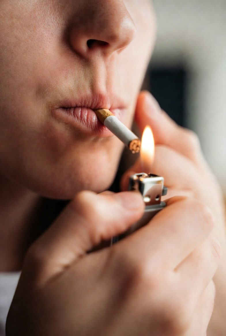 Türkiye'de sigaraya başlama yaşı 16'ya kadar düştü.