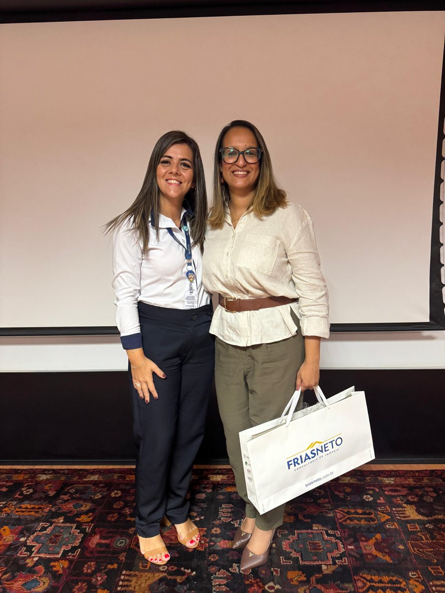 FriasNeto's tweet image. Na Frias Neto, acreditamos que um ambiente de trabalho saudável começa pelo diálogo e pela conscientização.

Tivemos a oportunidade de receber a Dra. Lígia Fernanda Marques para uma palestra sobre assédio, conduzida de forma clara, acessível e extremamente enriquecedora.