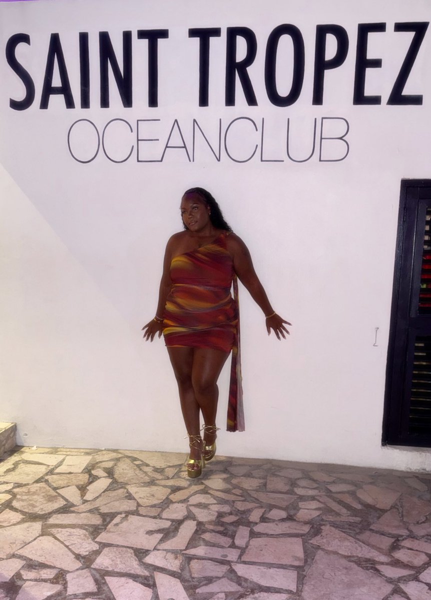 _Azyaaa_'s tweet image. ✨🤎🥂