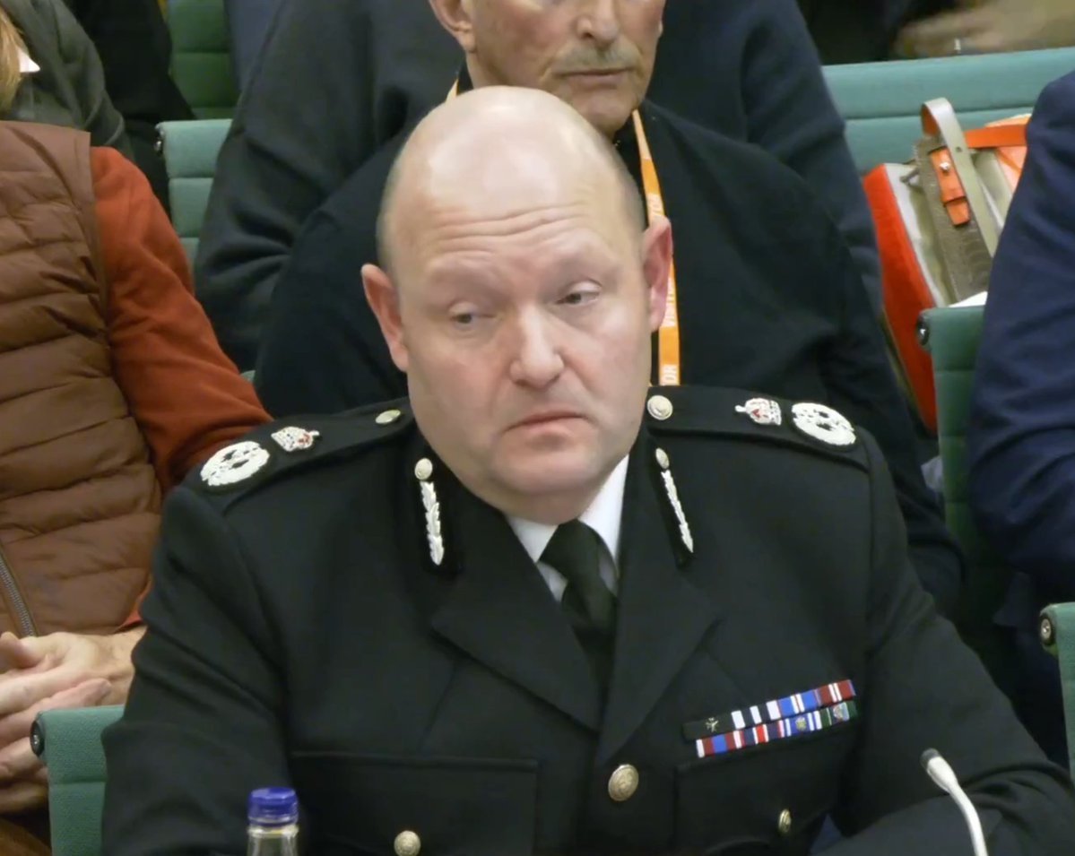 No. Craig Guildford did not act 'honourably'.
He should not be 'thanked for his service'.

He is a liar. He supressed evidence. He tried to cover his tracks and he got caught. 

This man represents EVERYTHING that's wrong with this country. He should be sacked and prosecuted.