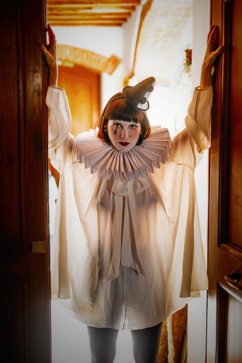 LadyLessien's tweet image. Pierrot 🖤

#photography #modeling #art #vintage #portraitphotography