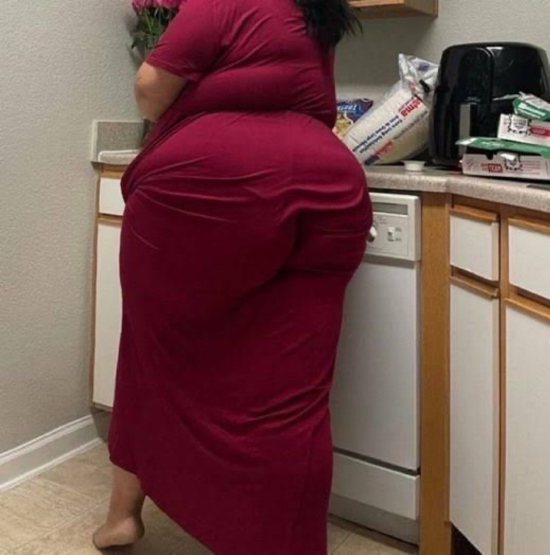 qrebff's tweet image. قمطتها كذا وتتمنى تسمع صوت رطقها؟