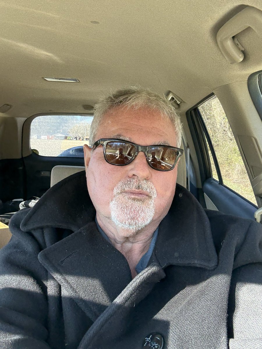 ChestnutTim's tweet image. Cold here today !!!
 the Crew  and Me