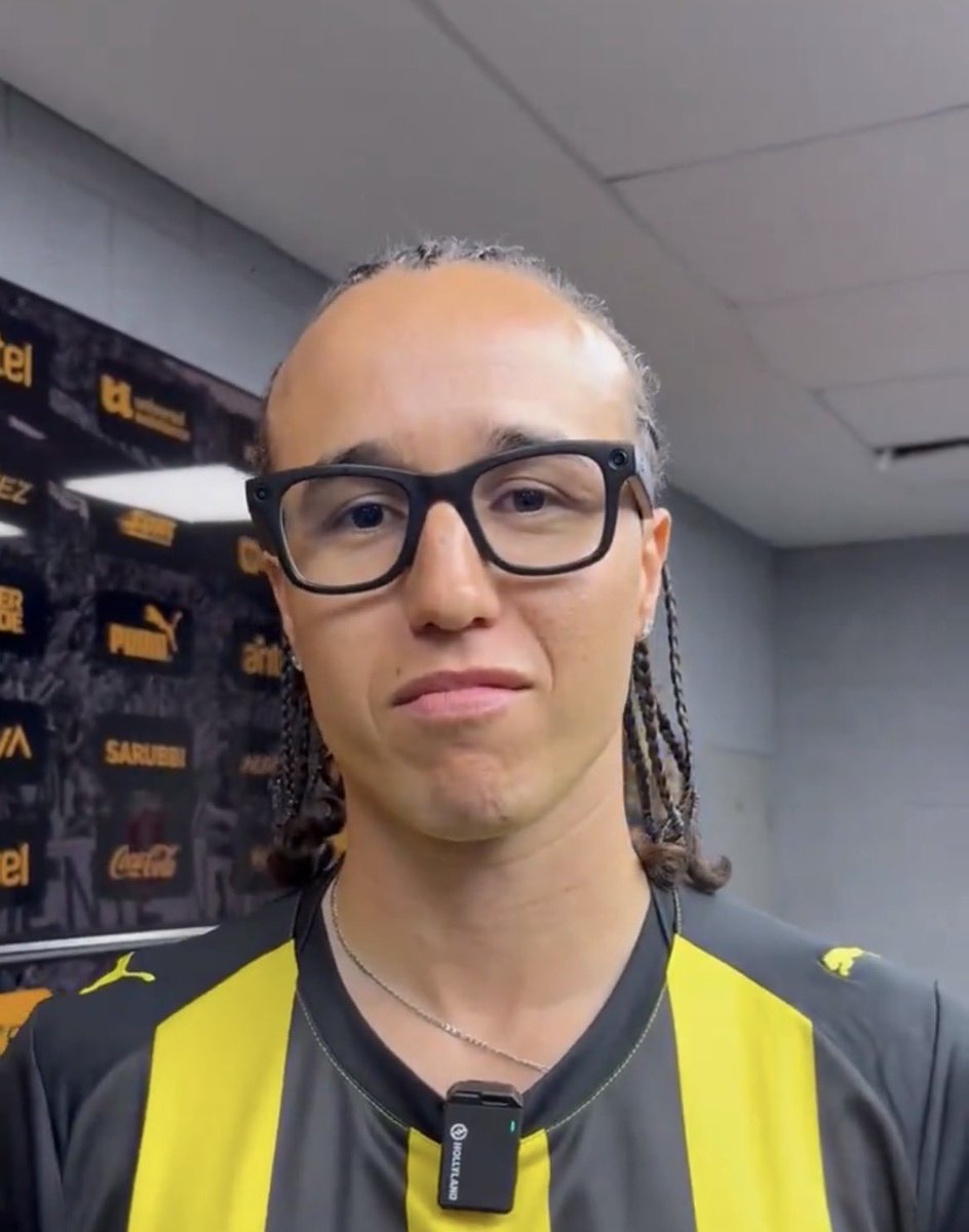 Más cara de manya no podía tener 

Nació para ser gallina