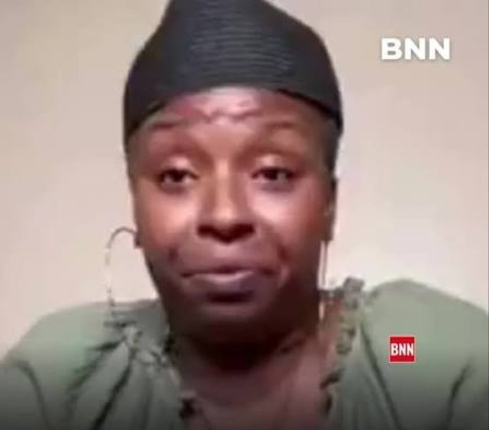 Jaguar Wright listening to these new Jill Scott songs:

"She stole it from me."