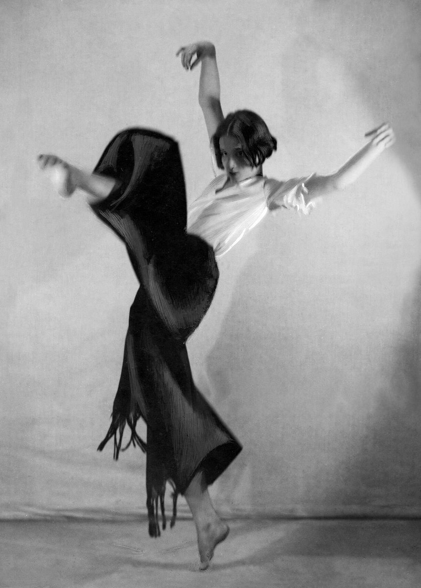 ForeverLouiseB1's tweet image. Danish dancer and choreographer Nini Theilade by Hans Robertson, Berlin 1932.