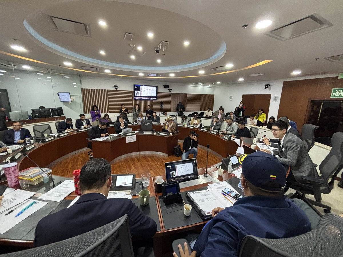 Comisión Sexta tweet media