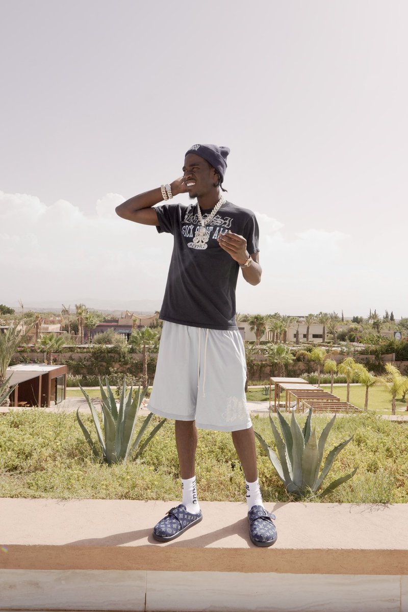 _one_jo's tweet image. Living and relaxing for sure, trying learn a new language every other week ✌🏾🦅