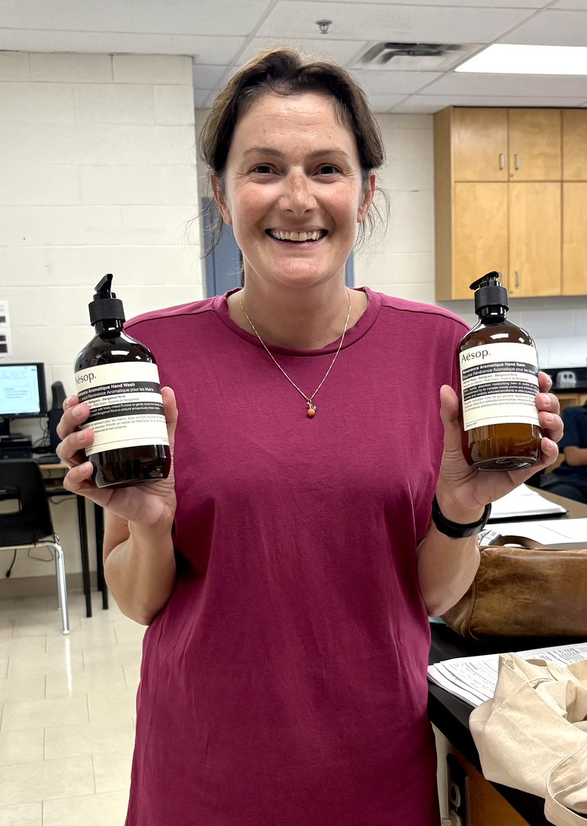 StMartinCSS's tweet image. Congratulations to our Terry Fox Early Bird prize winners - Michael, Lily, Maliq, and Ms. Davis!  Don’t forget to make your donations and bring your receipt in before Thursday’s deadline!