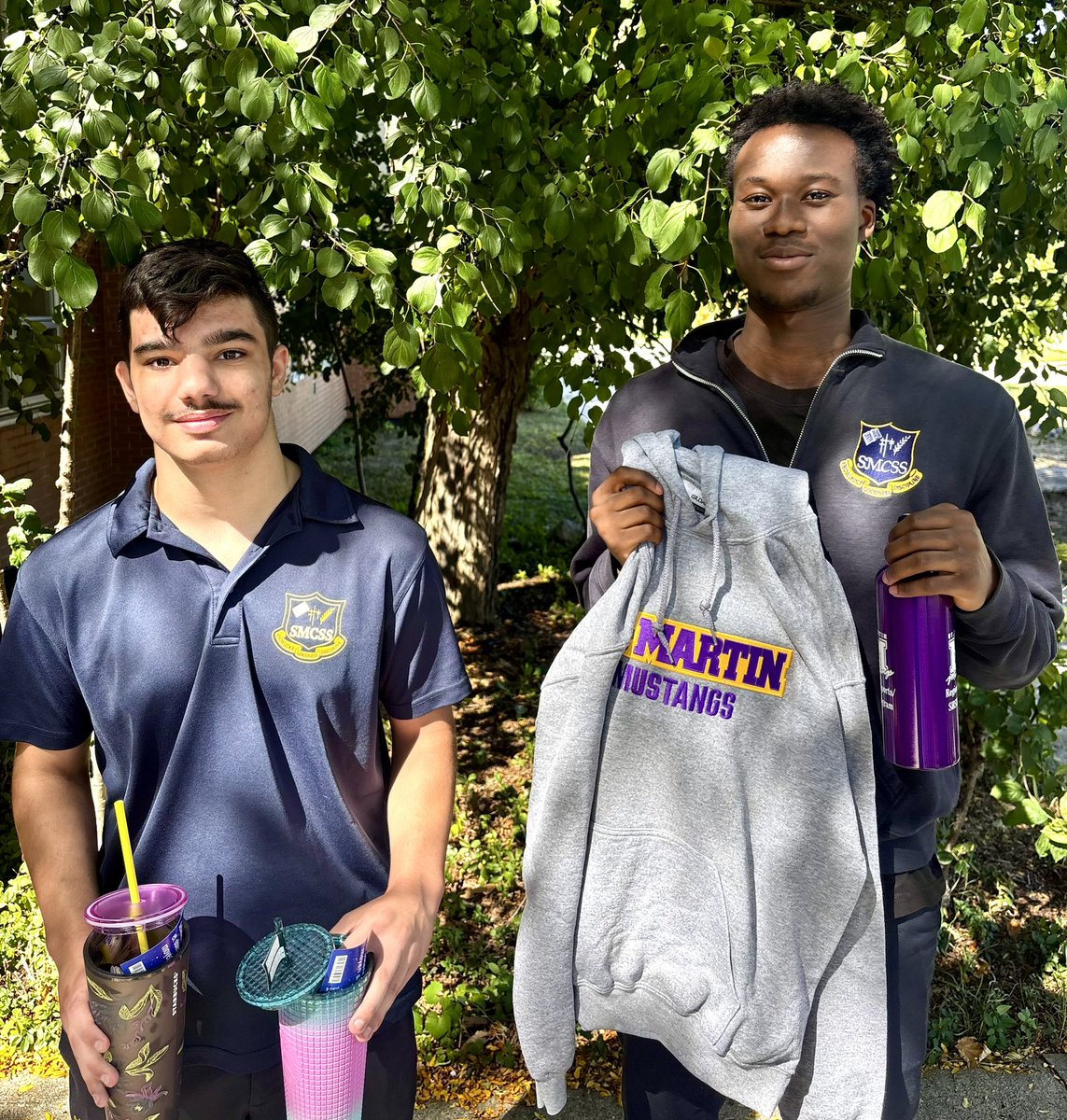 StMartinCSS's tweet image. Congratulations to our Terry Fox Early Bird prize winners - Michael, Lily, Maliq, and Ms. Davis!  Don’t forget to make your donations and bring your receipt in before Thursday’s deadline!