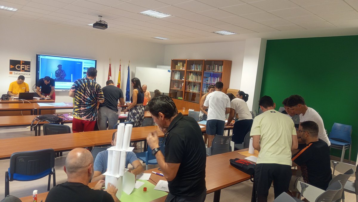 Creatividad, imaginación y energía para innovar y afrontar nuevos retos educativaos en EF. Primera sesión de formación <a href="/GR37EF/">GR-37-EF</a> <a href="/cfiesalamanca/">CFIE SALAMANCA</a> #Formación
