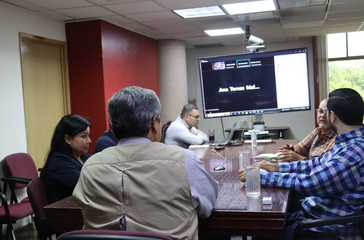 🏥 Llegando de CDMX esta mañana nos reunimos con las y los integrantes de la Mesa Estatal de Salud del programa Salud Casa por Casa 👩‍⚕️🏡.

🤝 Con el compromiso de la 🇲🇽 PresidentA <a href="/Claudiashein/">Claudia Sheinbaum Pardo</a>, trabajamos en coordinación con las instituciones del sector salud en #Sonora para
