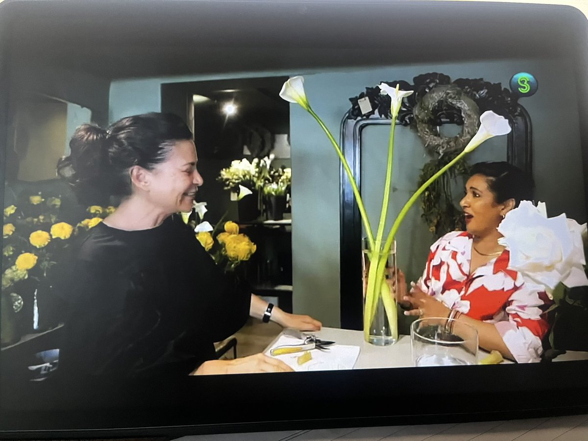 sipheshezie's tweet image. Spring is all about blooming flowers. 💐  Carishma takes us to a floral masterclass using #PEPHOMEExpress products to give your home a beautiful touch of nature. Hope you stole some tips! 🤭 #AfternoonExpress