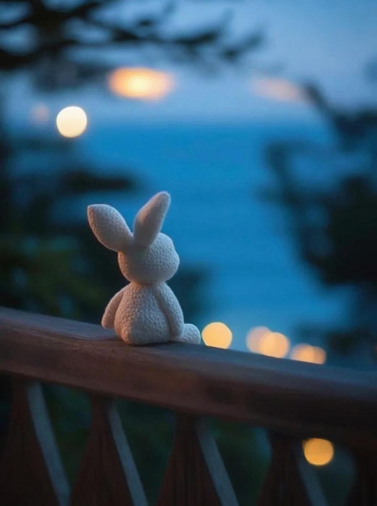 <a href="/Shailen26551703/">Shailen🇮🇳🇮🇳🇮🇳</a> मन की द्वार 
देख रहा हैं 
तेरे राह 
आंखे में पहले तेरे खयाल 
धीरे धीरे आंसू 
एक बार पलटकर आओ
क्यों की 
मेरे आंखों में 
रोशनी
जीवन में  सावन
सिर्फ तुम हो.......