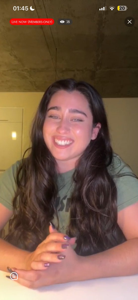 É revoltante ver pessoas atacando a Lauren e as meninas. Ela chegou a ler e acabou chorando. A Lauren sempre foi muito mais do que a aparência: é coragem, resistência, inteligência e força. Um verdadeiro exemplo para todas nós. 🤍