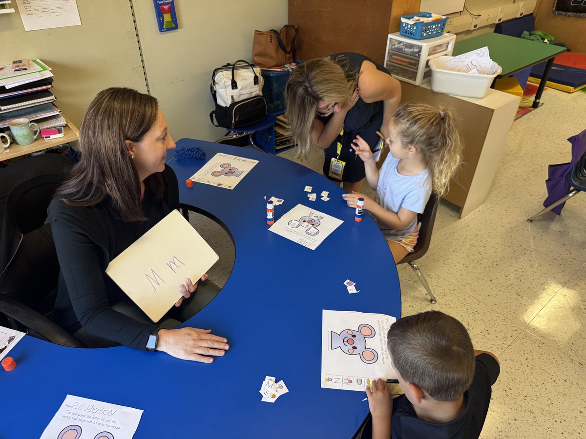 RalstonK's tweet photo. It is an absolute honor to have @AngieHanlin with us today! Explicit instruction #everyday will get our #BKP kids right on track! 
Learning Intentions ✅
Success Criteria ✅ https://t.co/8X4XNfzR4B