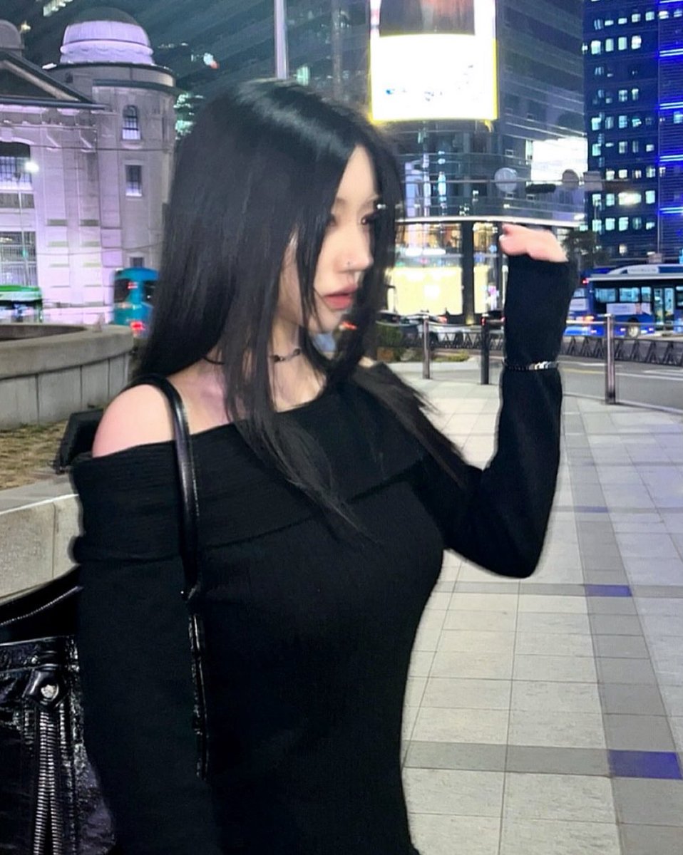 INTERACTION CALL !!

heyyy, i’m hyeju (or hyemin) 🖤 just finished an sb spree + looking for new active moots! i’d love to find ppl who enjoy writing + want a partner (sfw or nsfw both welcome). if you’re down for plotting, chatting, or just vibing, like/rt + i’ll dm soon !
ᅠ