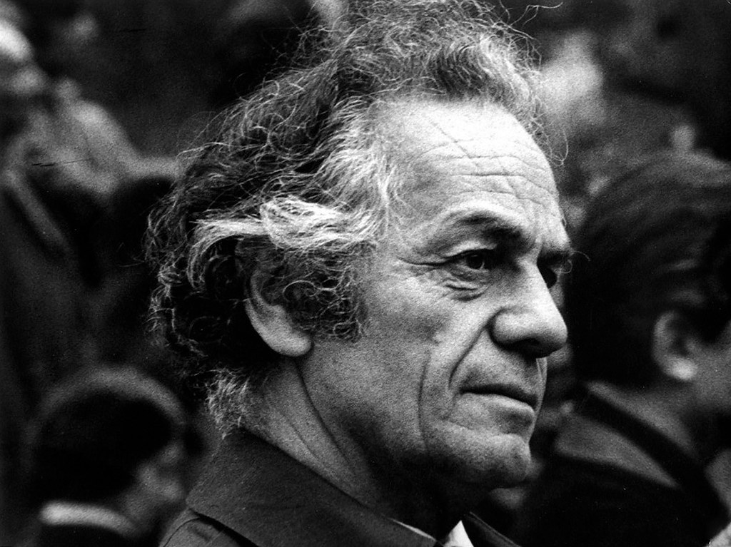 “Augusto Pinochet es un salvador. De no ser por él, hoy estaríamos como Cuba. Eso es un hecho”. — Nicanor Parra.