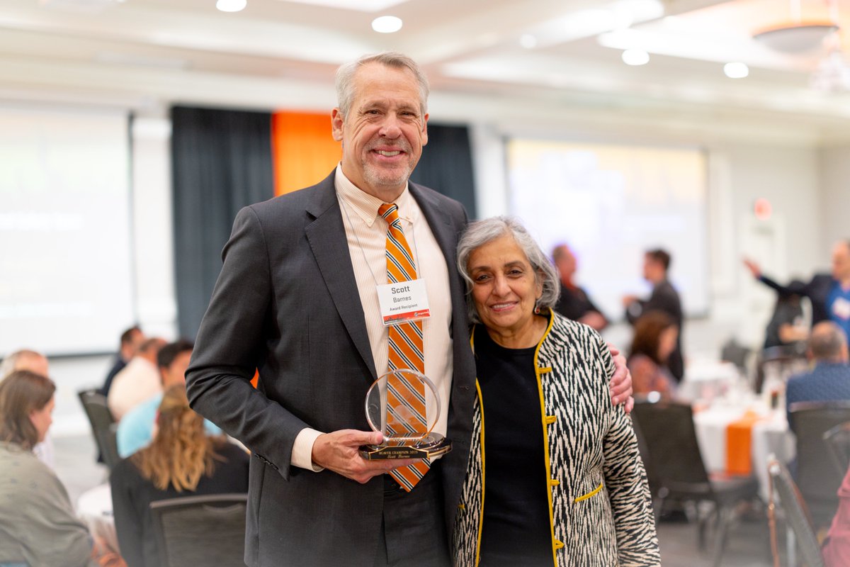 BeaverAthletics's tweet photo. A champion for the Beavs.

Congratulations to the boss for earning the Beaver Champion Award from @OregonStatePres. #GoBeavs

📰 https://t.co/9pl91HzsFN https://t.co/UdbRK2Giy4