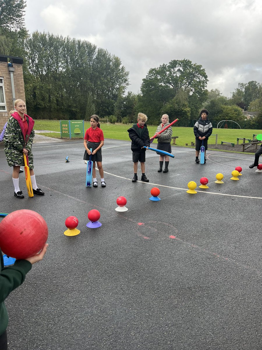 Year 5/6 also had playground leader training today - we can’t wait to get started at lunch times! 🏅🏃🏃‍♀️ #active #healthy #kind