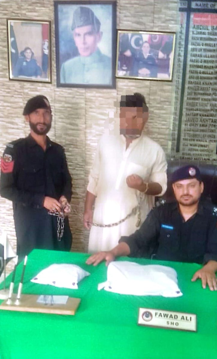 PeshawarCCPO's tweet image. تھانہ سربند پولیس کی کامیاب کاروائی، گاڑی کے ذریعے آئس و منشیات سپلائی کی کوشش ناکام، ملوث ملزم گرفتار

گاڑی سے دوران تلاشی 3600 گرام چرس، 765 گرام آئس سمیت منشیات سپلائی میں استعمال ہونے والی گاڑی بھی تحویل میں لے لی گئی ہے۔

#PeshawarPolice #WarOnDrugs #CrimeControl