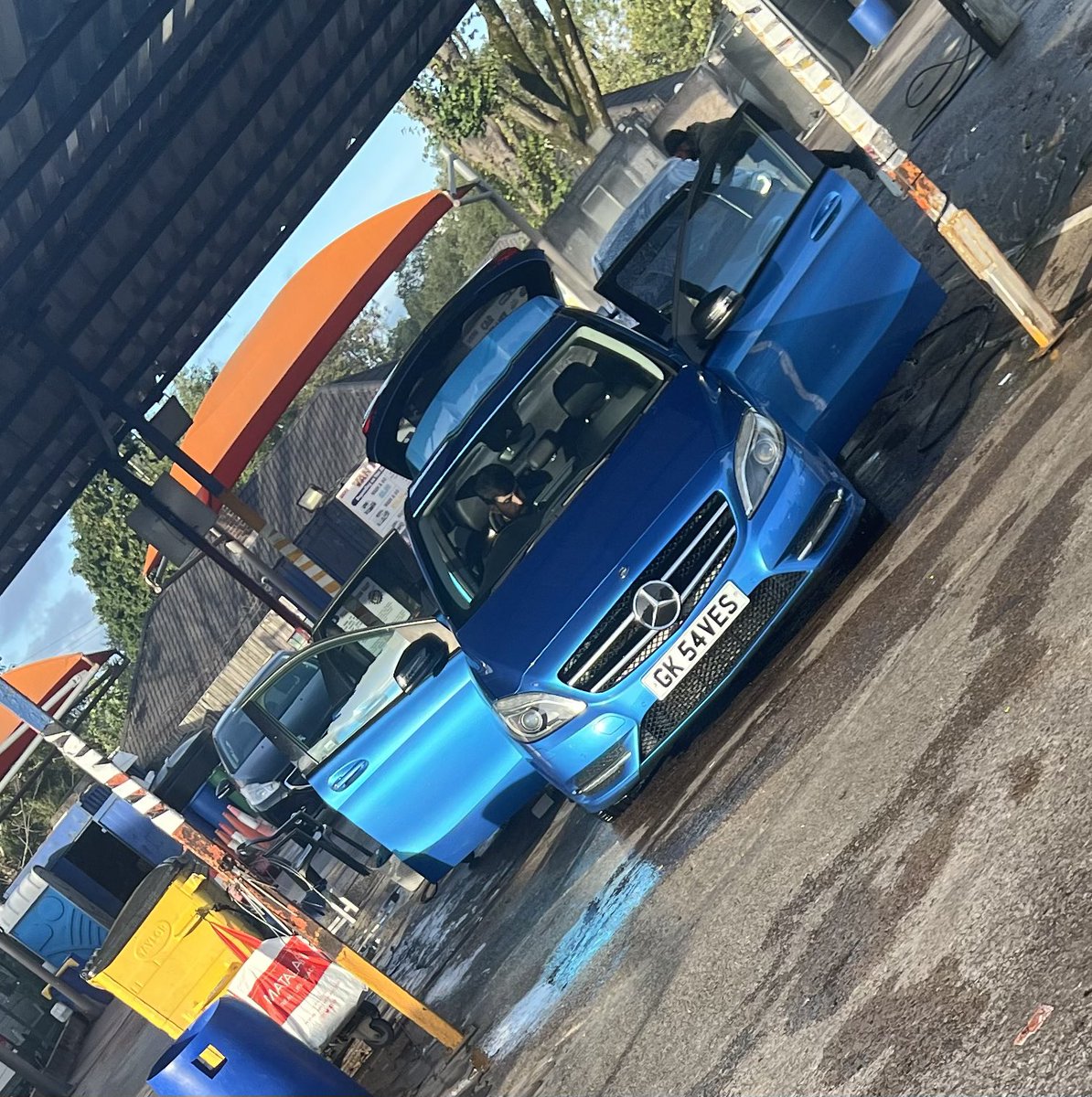 a1goalkeeping's tweet image. Don't get many opportunities as a football coach or golfer to treat the car to a clean #coachlife 😂😂 gone with them black rubber bits #alloverit