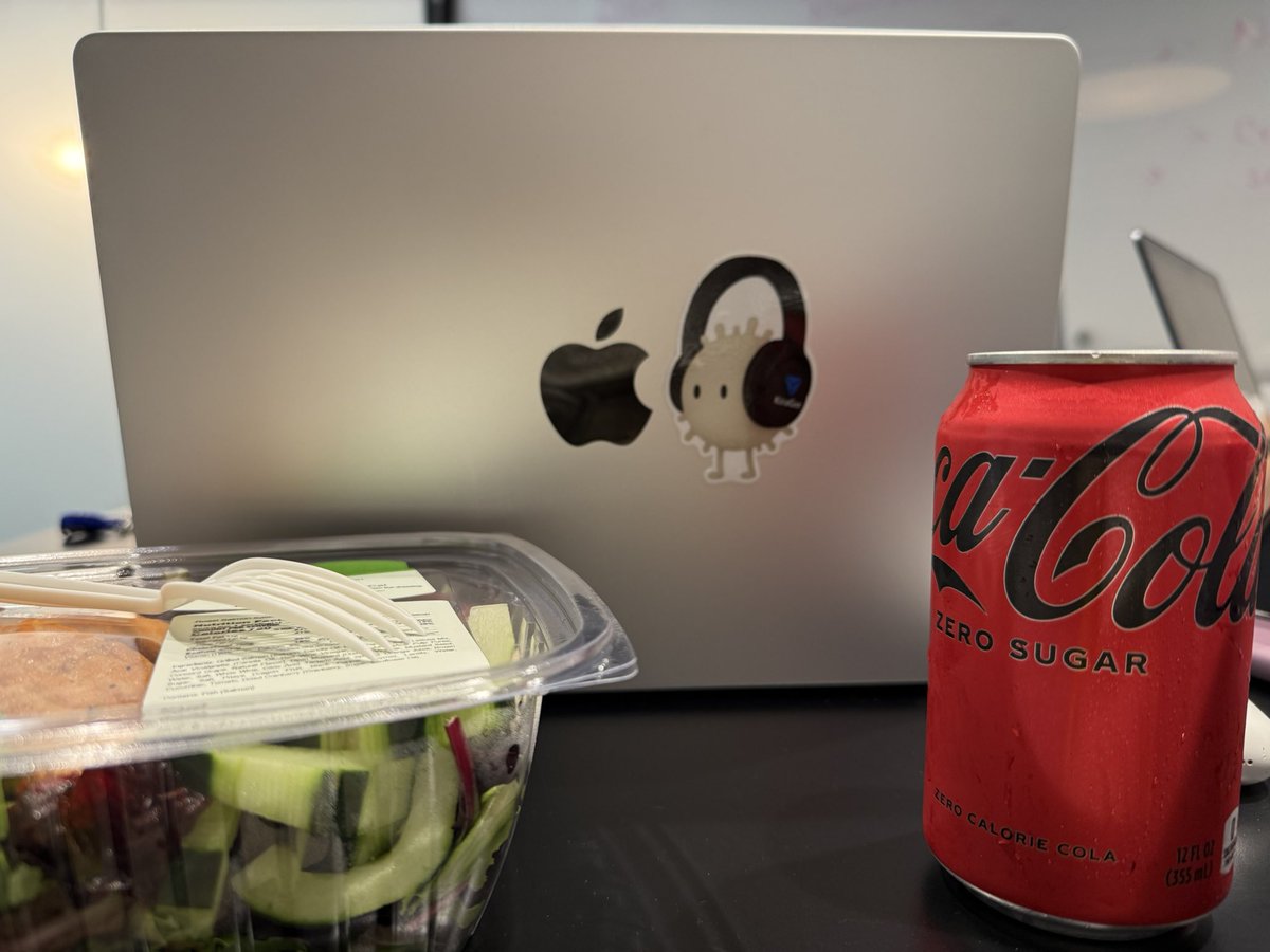 Seen at <a href="/KiraGenBio/">KiraGen Bio</a> office today: salads for “longevity”, Coke Zero powering our experiment planning, and our newest team member rocking noise-cancelling headphones to tune out tumor noise 🎧🧬