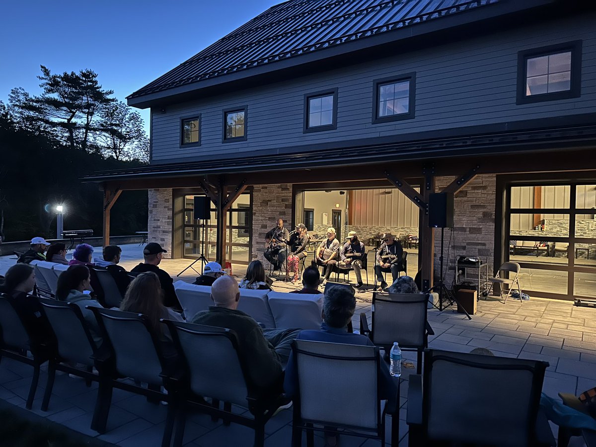 CJSolar's tweet image. Shoutout to @creativets for doing incredible work helping veterans heal through the arts. One of the best things I’ve gotten to do in my career is help tell these men and women’s stories through song… had an incredible week at the @travismillsfoundation with @operationhattrick!