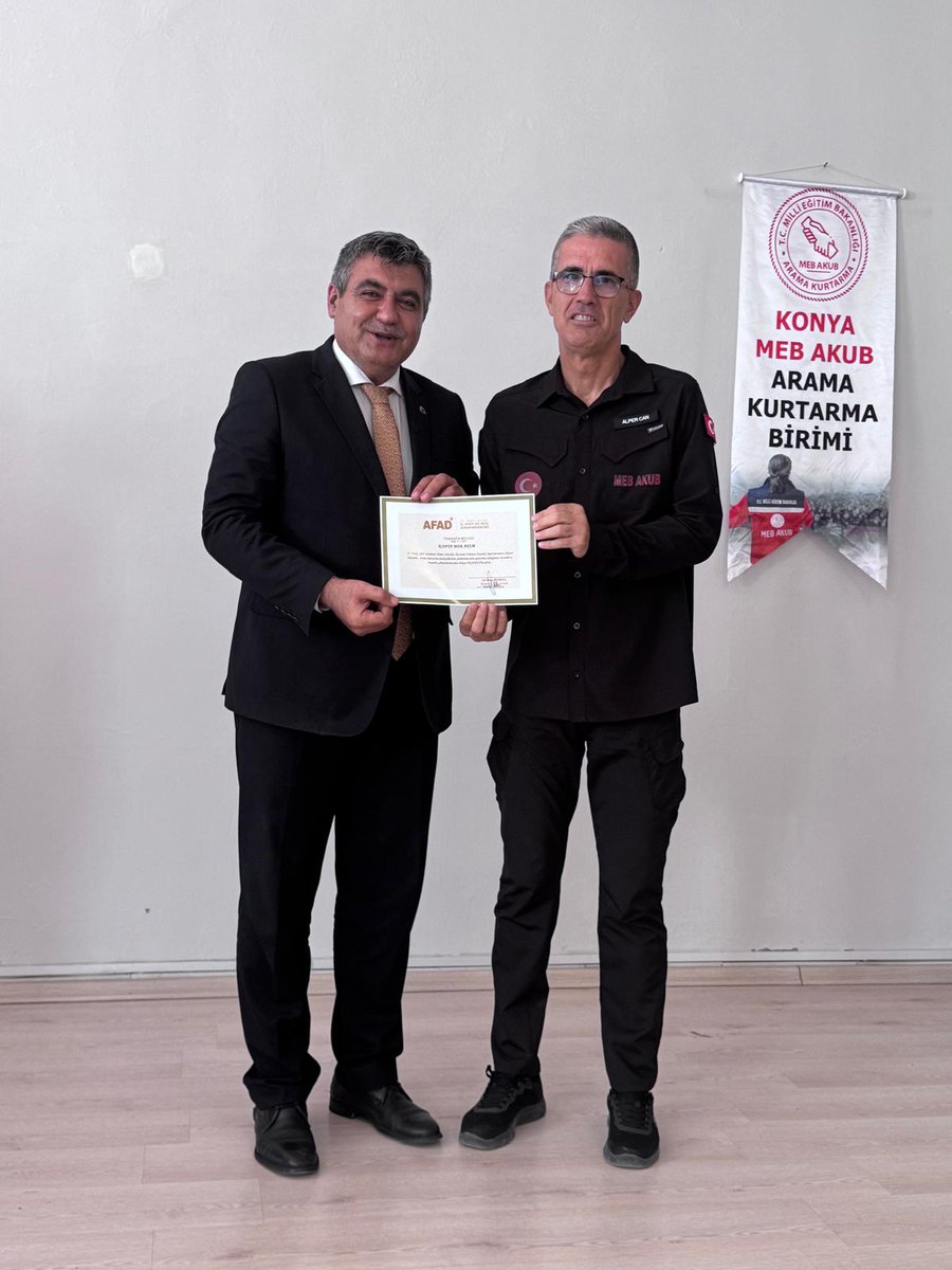 Bakanlığımız MEB AKUB Şube Müdürü Metin TAYARER in katılımıyla ,Konya ilinde MEB AKUB degerlendirme toplantısı yapıldı
<a href="/tcmeb/">Millî Eğitim Bakanlığı</a> 
<a href="/Yusuf__Tekin/">Yusuf Tekin</a> 
<a href="/meb_dhgm/">Destek Hizmetleri Genel Müdürlüğü</a> 
<a href="/omurfatih/">Ömür Fatih Karakullukçu</a> 
<a href="/mebisgb/">İşyeri Sağlık ve Güvenlik Birimi Daire Başkanlığı</a>
<a href="/ozkan_meb/">Özkan AVCI</a> 
<a href="/MetinTayarer/">Metin TAYARER🇹🇷🇹🇷🇹🇷</a>