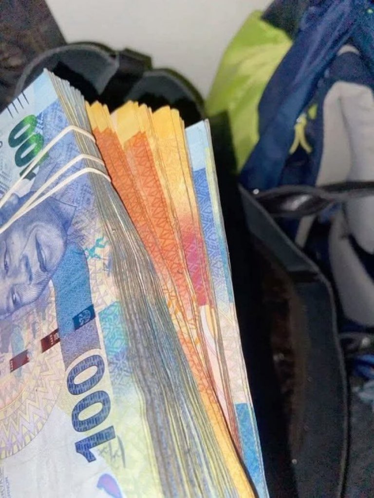 Khanyisile Jamani (@jamani_khanyi) on Twitter photo Can I send you R100 ewallet now ? If yes comment Buffalo Souljah #MotherLandAlbum now and check your DM 💵🥳 Can I send you R100 ewallet now ? If yes comment Buffalo Souljah #MotherLandAlbum now and check your DM 💵🥳