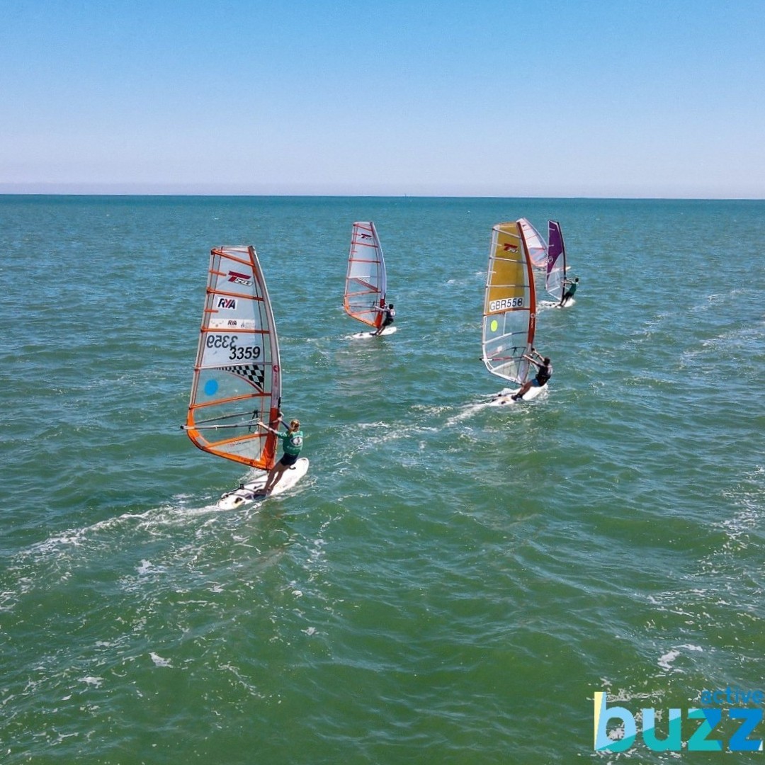 Eastbourne Beach! ⛵🌊 Sailing, Windsurfing, Powerboating this October half term. Book now and save 20% with code summer20.
#BUZZING #BUZZACTIVE
