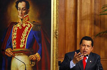 Alerta #Latinoamérica. La avaricia imperial amenaza nuestra #ZonaDePaz, cuando enfila sus cañoneras contra la brava nación del Libertador y de #Chávez, el indiscutible continuador del ideario bolivariano de la integración de Nuestra América.

#VenezuelaSomosTodos
