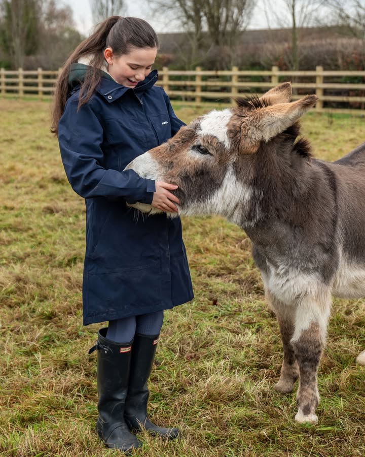 “After my first session I felt comfortable and safe to speak openly, it had been a long time since I felt that relaxed in my mind.” 💬

Discover how donkeys helped 13-year-old young carer Alex rebuild her confidence ➡️ bray.news/4nmFSpX