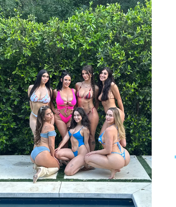 The dream team 👅 https://t.co/bYUQUtb0nI