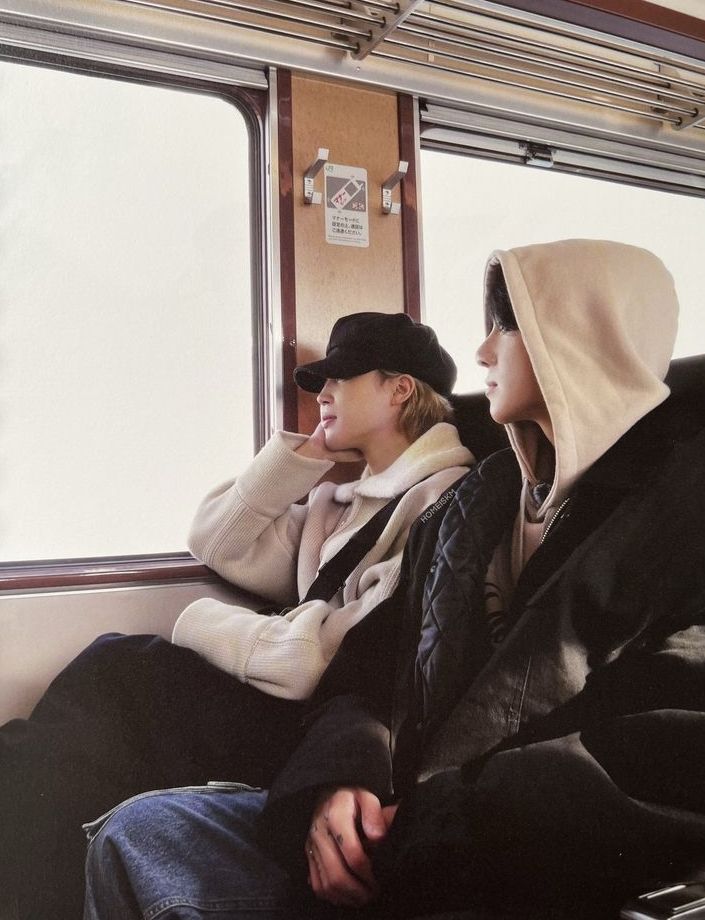 jksophiee's tweet image. — busco mutis only army, que interactúen mucho y se muevan por los chicos
                       
         ( #armytwt  | #btstwt )

★ she / 08 
✮ Jungkook y Jimin biased 
★ jikook / kookmin 
✮ OT7 
★ no multis/solos 
✮ agarro confianza rápido 

♡ + ↻ = mutis/amiguis