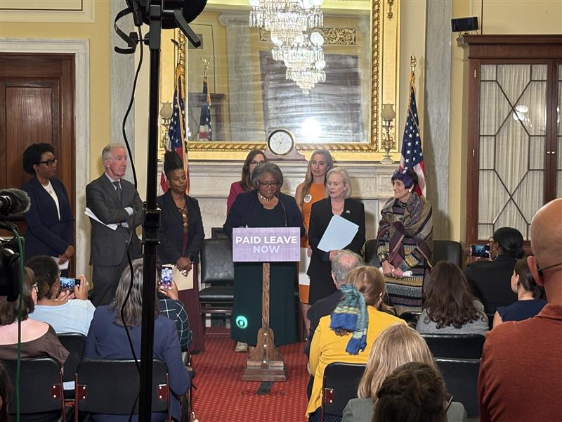 "The National Partnership cares about this issue for a variety of reasons but we care about it because we care, in particular, about women. Women are often the ones making due for our policy failures...We have an economy that's built on their backs."
NPWF Pres. <a href="/jocelyncfrye/">Jocelyn Frye</a>👏