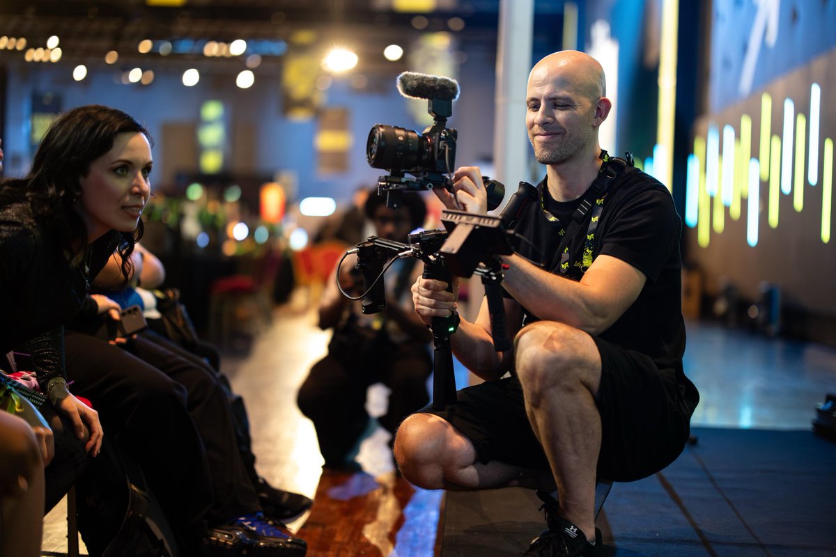 A day late but always a pleasure to be a part of <a href="/UFA_Gaming/">Ultimate Fighting Arena</a> and see so many friends. It was very intense as always! I look chill but don't be fooled by the picture! My body HURTS and I've got 600 GB to edit now. The FGC is the best!

📸 <a href="/ElliotLeCorre/">Elliot</a>