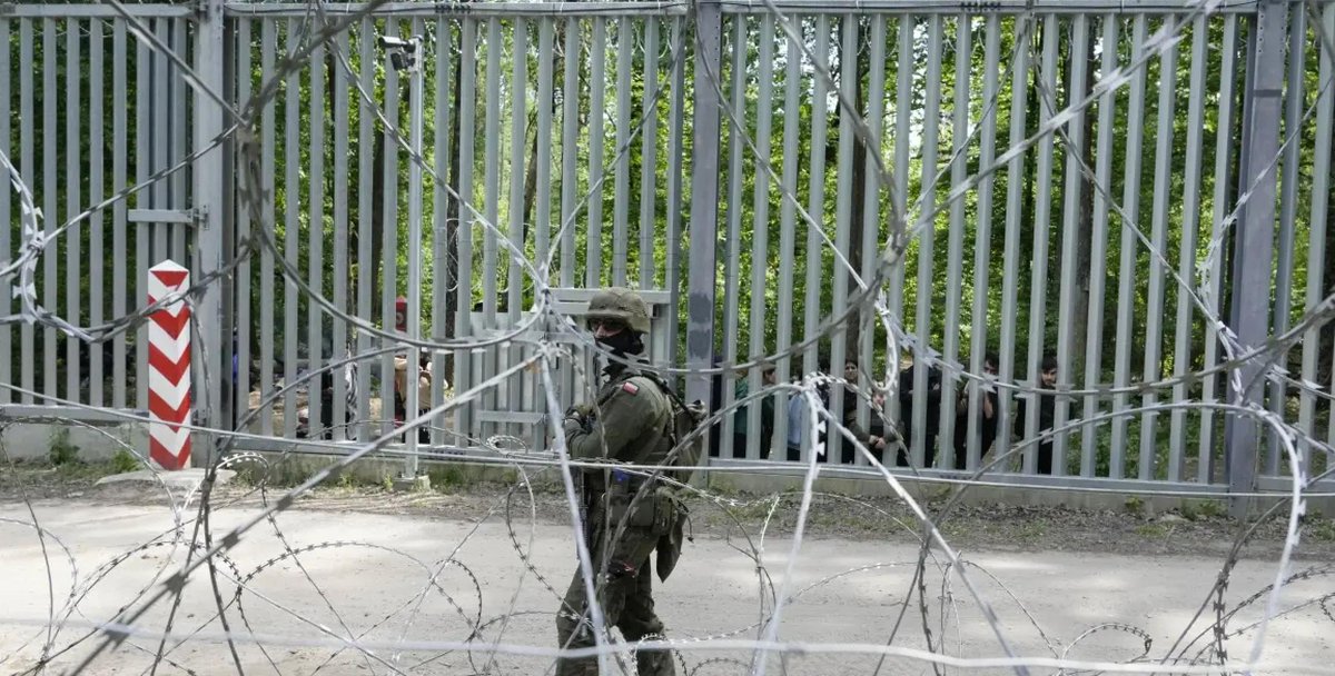 ⛔️ Poland has no intention of reopening its border with Belarus

Poland’s Interior Ministry issued a new statement saying that border crossings will remain closed even after the “Zapad-2025” exercises are over.

🇵🇱“Ensuring the security of our citizens is our priority. We