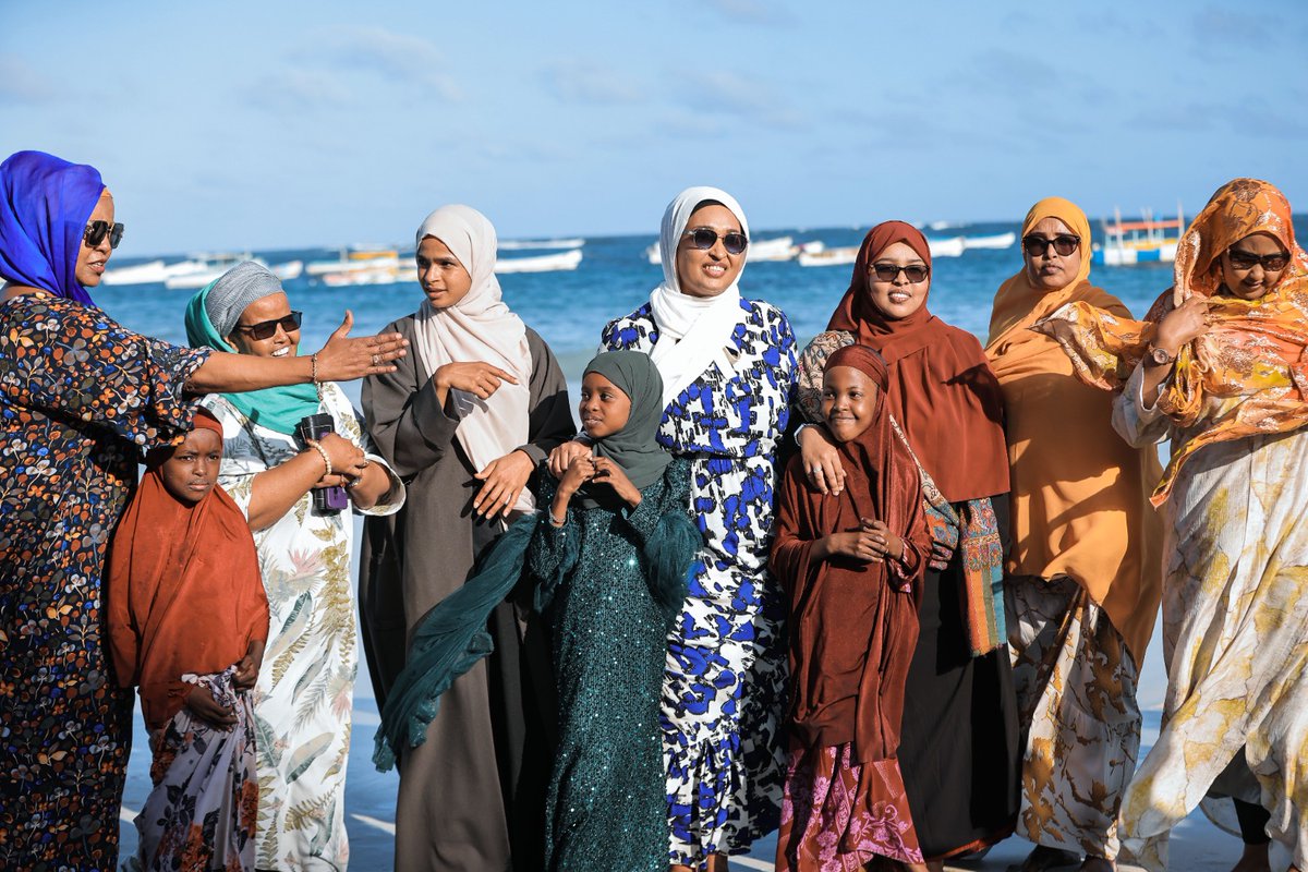 Today in Mogadishu, we had the honor of welcoming Somali boxer Ramla Ali at a luncheon in her recognition. 

Ramla represents the strength, resilience, and commitment of Somali women. By choosing to raise our nation’s flag with courage and dignity, she stands as an inspiration