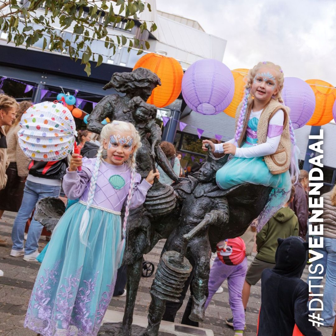 ✨ Wat een mooie Lampegietersavond  🌙🎶 Vele Veenendalers trokken door de stad met lampionnen &amp; muziek. Bekijk de complete fotorapportage op onze site
👉 ditisveenendaal.nl/nieuws
📷 Fotostudio7
#Lampegietersavond #Veenendaal #ditisveenendaal