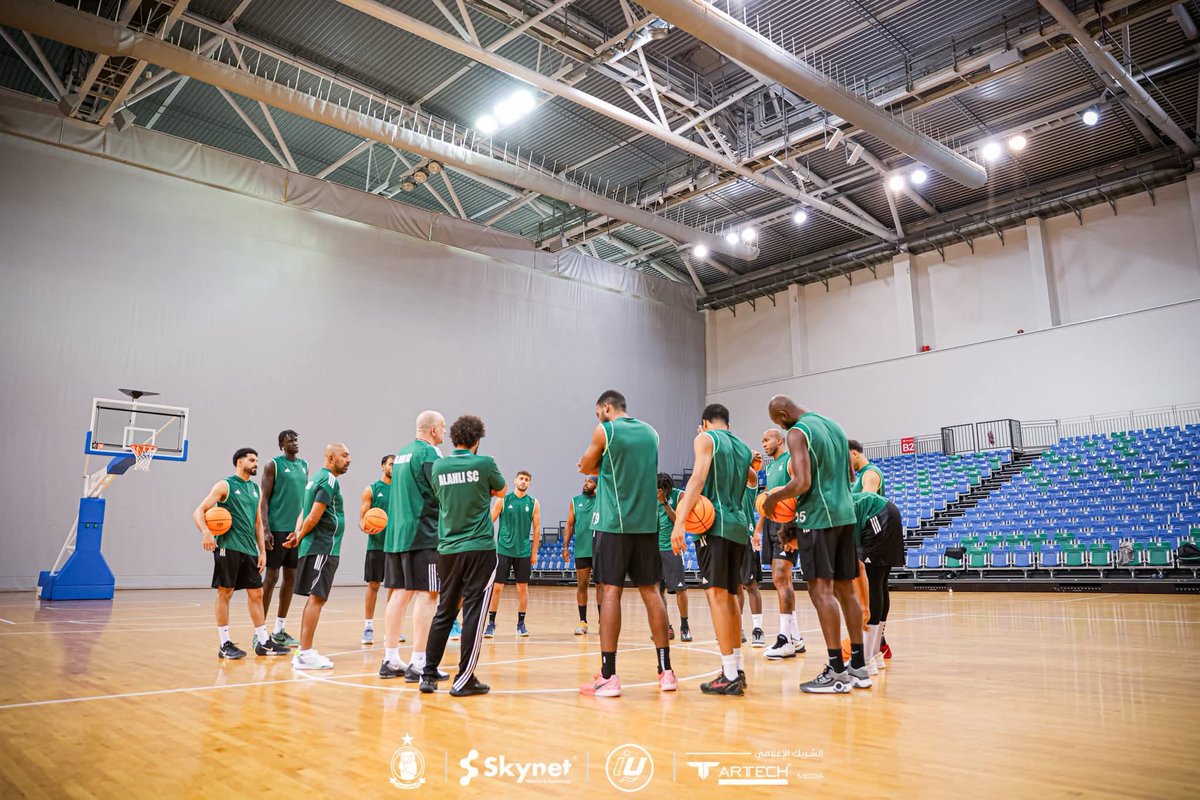 AlahliSCLibya's tweet photo. 📸| أولى التدريبات لسلة الزعيم بع�� الوصول لسنغافورة 🇸🇬 🟢⚪️ 💪

#WeAreAlahliSC | #الأهلي_زعيم_الأندية_الليبية | #ليبيانا_ديما_معانا | #Skynet https://t.co/ofLnA9cj1f