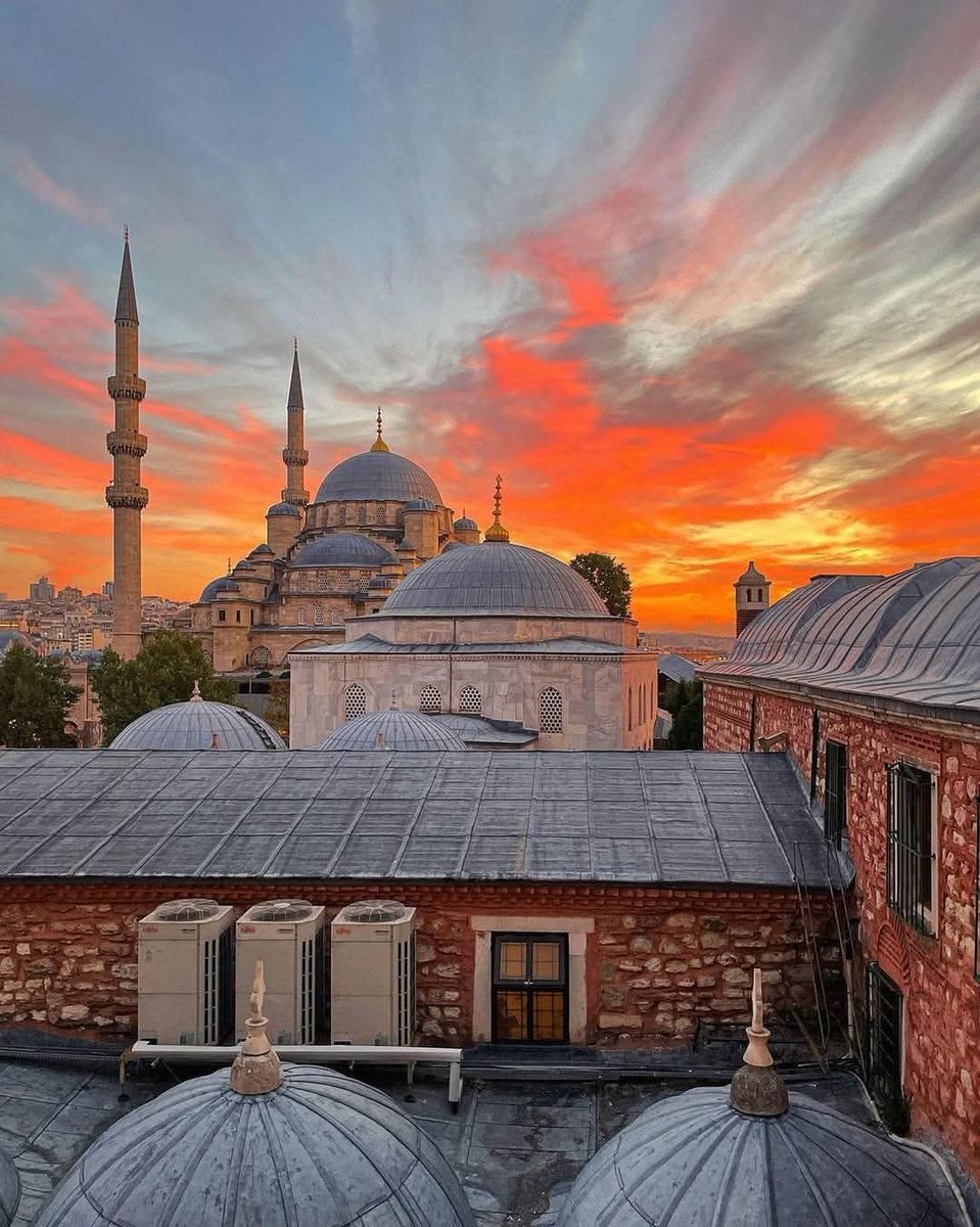 Yeni cami, Eminönü, İstanbul ...🧡

📸 : mmmaryam
