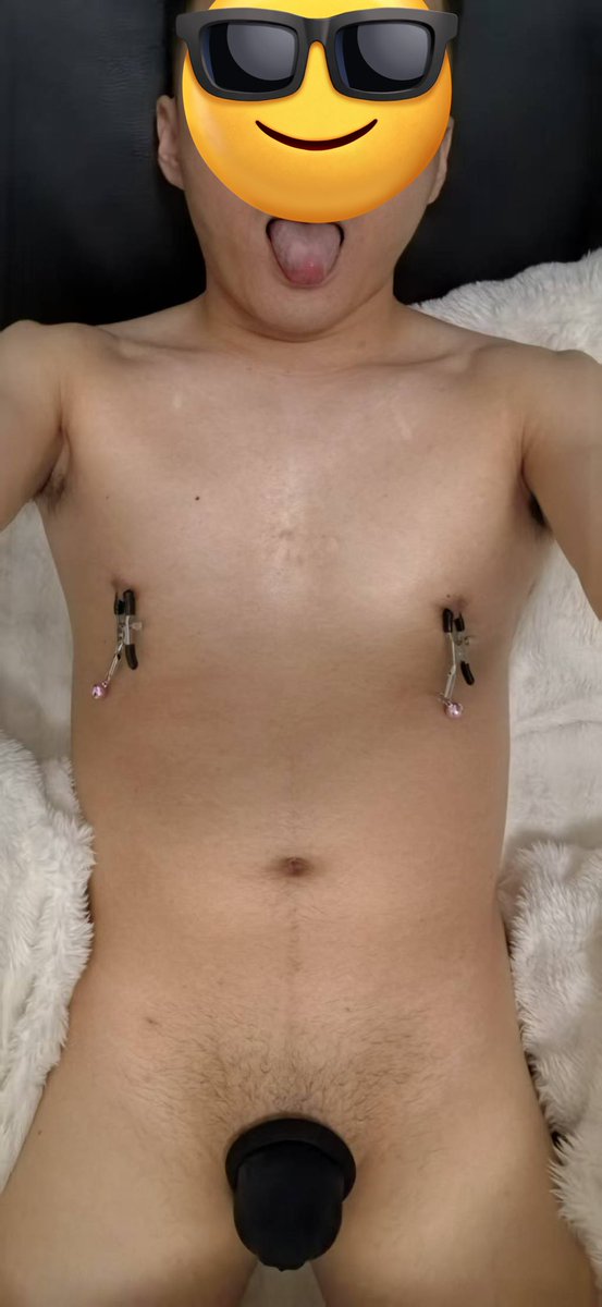 你们常见的老干部风的傻逼jing犬
和在我面前凹造型的无脑畜生
套上黑丝以后
原本就渺小的生殖器
基本看不见
随时随地的吐舌头
已经成为脑子里的惯性

想变成这种傻逼的可以带照私我